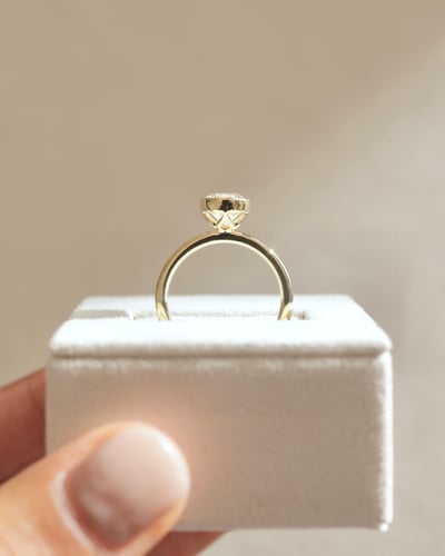 9x6.5mm oval moissanite