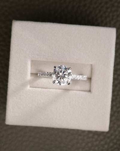 7.5mm round moissanite