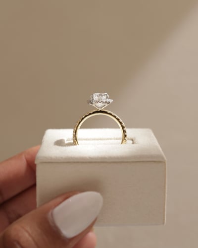 10x7mm oval moissanite