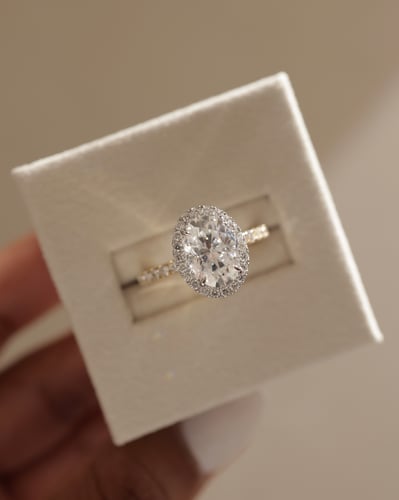 10x7mm oval moissanite