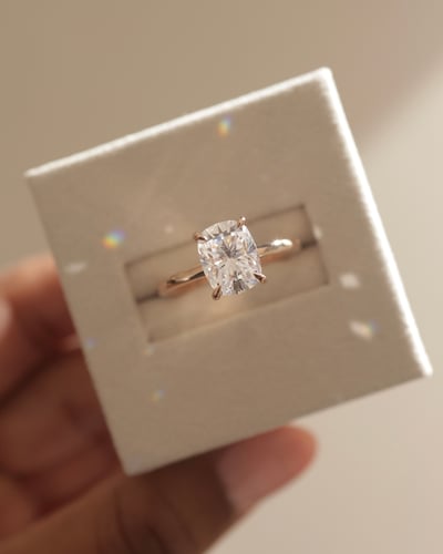 9x7mm elongated cushion moissanite