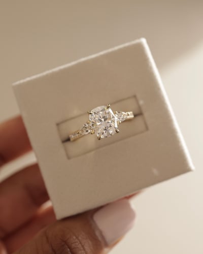 9x7mm elongated cushion moissanite