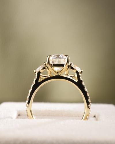 9x7mm elongated cushion moissanite