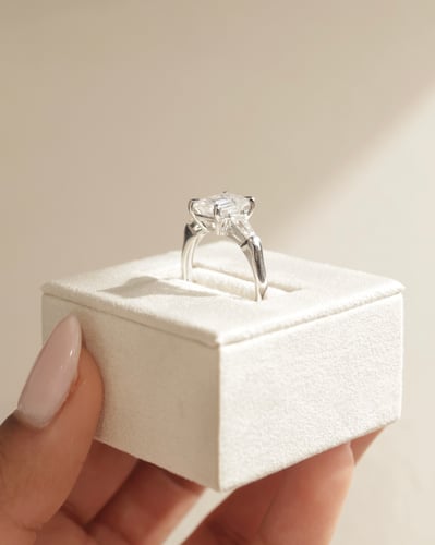 9x7mm emerald moissanite