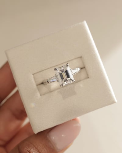 9x7mm emerald moissanite