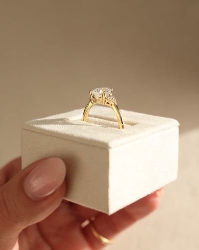 10x7mm pear moissanite