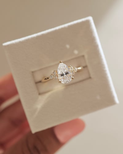 9x6mm pear moissanite