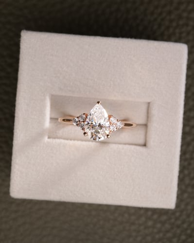 9x6mm pear moissanite
