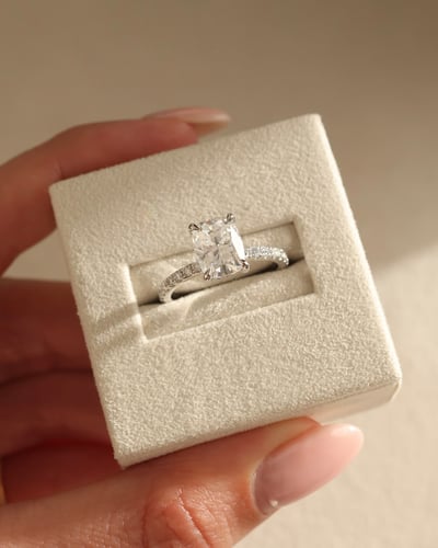 9x7mm elongated cushion moissanite