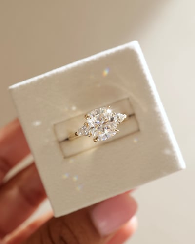9x7.5mm elongated cushion moissanite