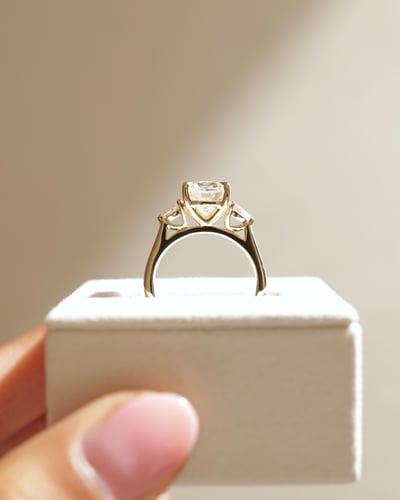 9x7.5mm elongated cushion moissanite