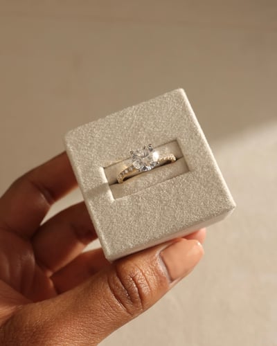 8mm round moissanite