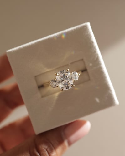 9x7mm elongated cushion moissanite