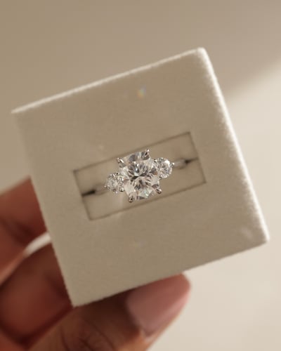 9x7mm elongated cushion moissanite