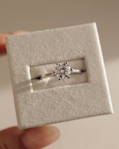 7mm round moissanite