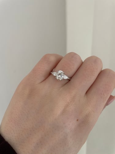 11x5.5mm elongated hexagon moissanite