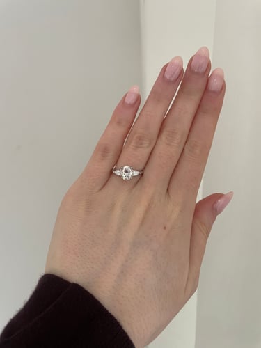 11x5.5mm elongated hexagon moissanite