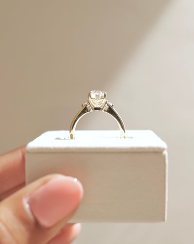 9x6.5mm oval moissanite