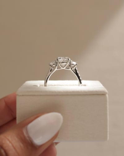 8mm round moissanite