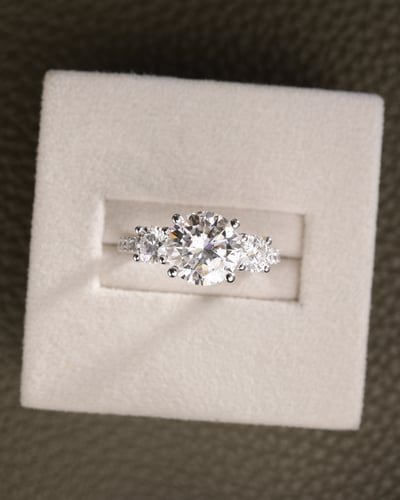 8.5mm round moissanite
