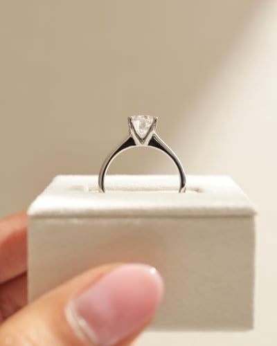 9x6.5mm oval moissanite