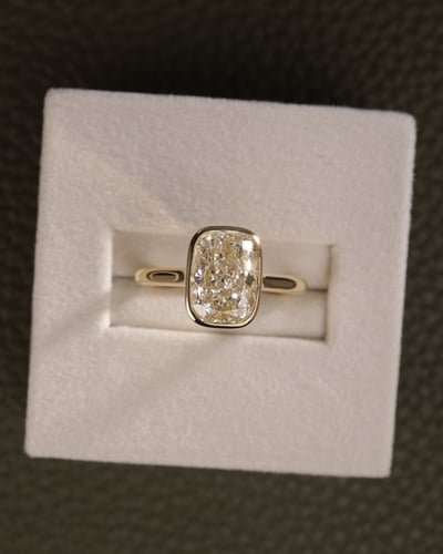 3.07ct elongated cushion diamond