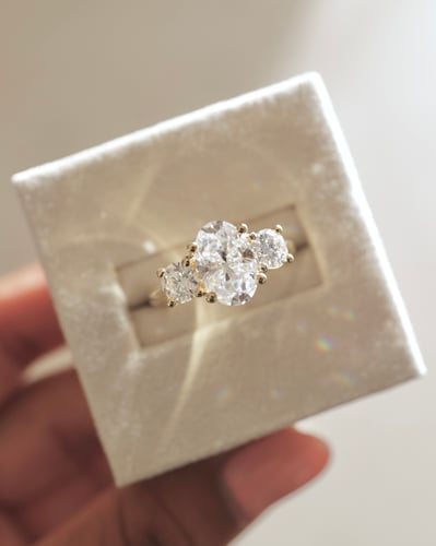 10.5x7mm oval moissanite