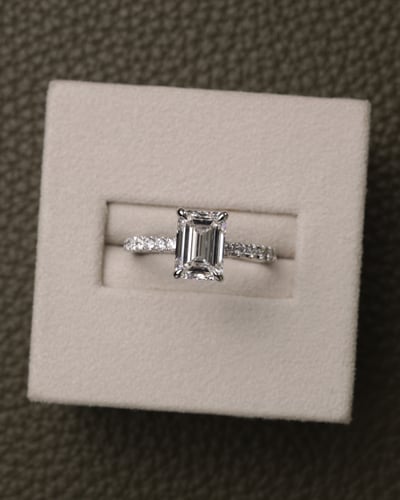 2.10ct emerald diamond
