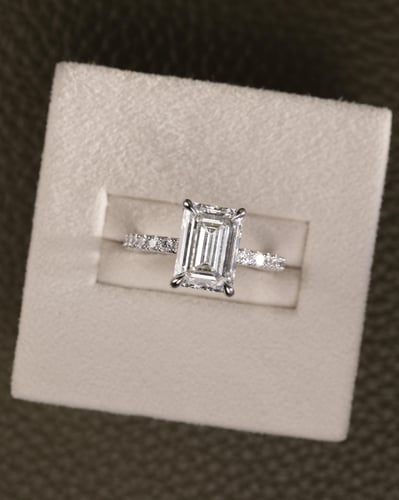 3.09ct emerald diamond