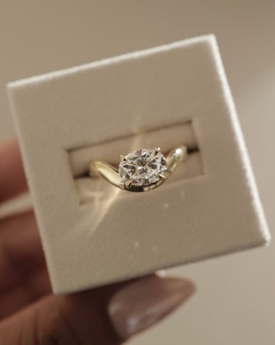 9x6.5mm oval moissanite