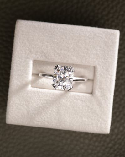 9x7.5mm elongated cushion moissanite
