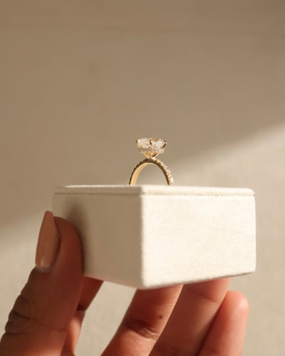 10x7mm pear moissanite
