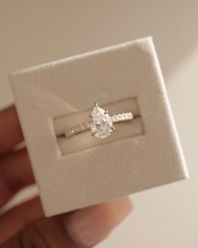 9x6mm pear moissanite