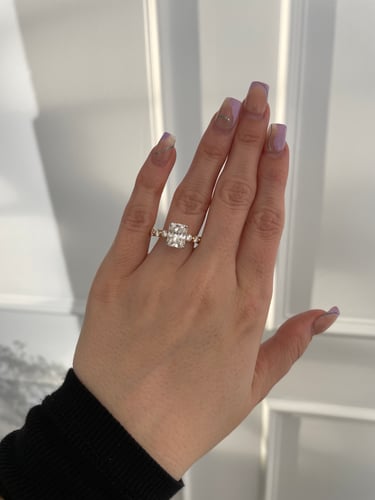 9x7mm radiant moissanite