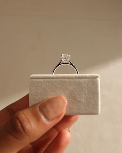 9x6.5mm oval moissanite