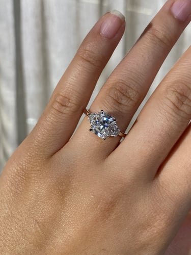 8.5x6.5mm radiant moissanite