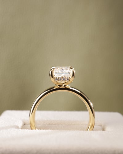 2.75ct emerald diamond