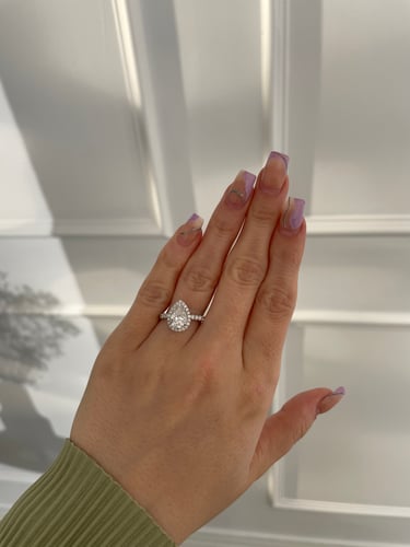 9x6mm pear moissanite