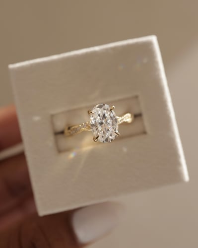 10x7mm oval moissanite