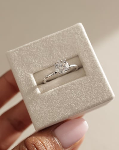7mm round moissanite