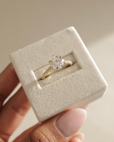 8mm round moissanite