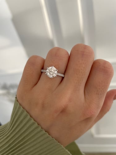 7.5mm round moissanite