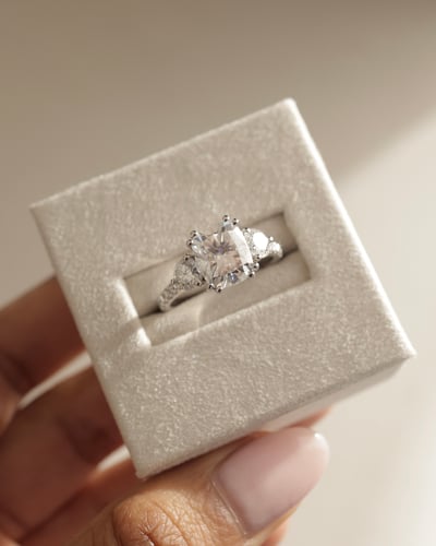 9x7.5mm elongated cushion moissanite