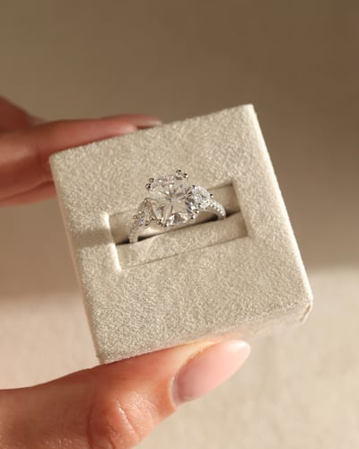 10x8mm elongated cushion moissanite