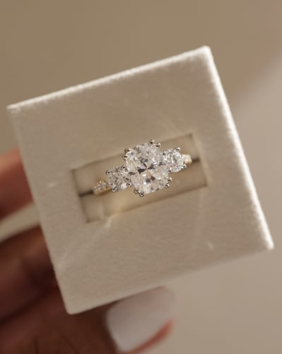 9x7mm elongated cushion moissanite
