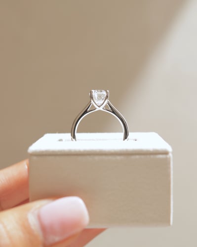 10x7mm oval moissanite