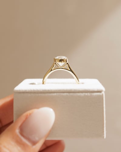 10x7mm pear moissanite