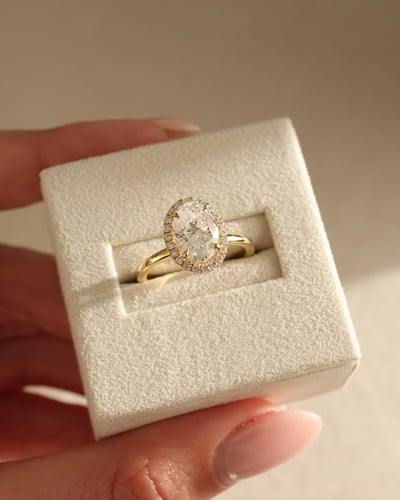 10x7mm oval moissanite