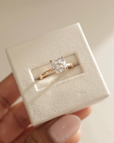 7.5mm cushion moissanite