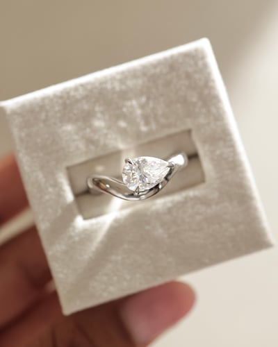 9x6mm pear moissanite